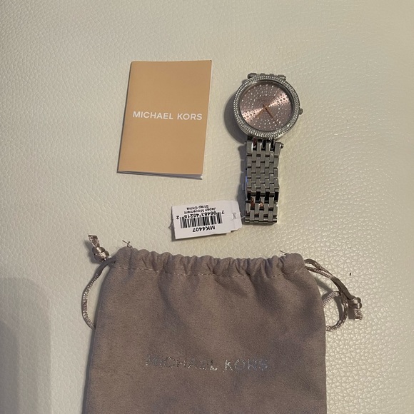 Designer Watch - Picture 2 of 6